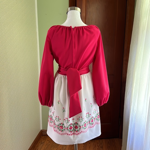 VINTAGE Vicky Vaughn Pink Embroidered Dress, Size M - Picture 6 of 7